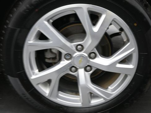 Used 2019 Chevrolet Equinox LT w/ Sun & Navigation Package FWD image 14