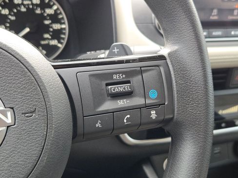 Used 2023 Nissan Rogue SV image 21