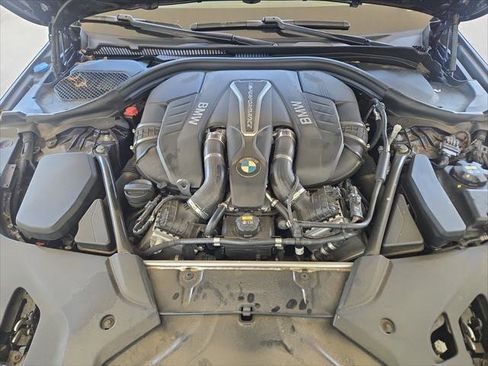 Used 2018 BMW M550i xDrive image 21