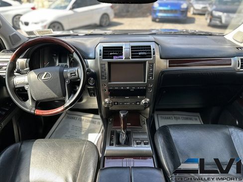 Used 2018 Lexus GX 460 Premium w/ Premium Package image 20