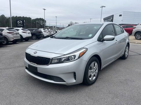 Used 2017 Kia Forte LX image 7