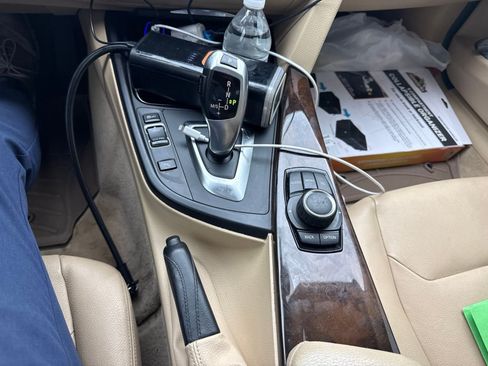 Used 2015 BMW 320i xDrive Sedan AWD/4WD image 10