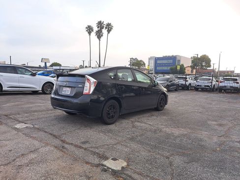 Used 2013 Toyota Prius Two image 3