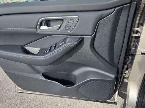 New 2026 Nissan Rogue Platinum w/ Platinum Premium Package image 11