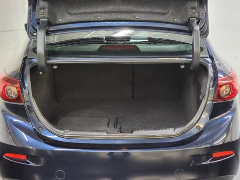 Used 2018 MAZDA MAZDA3 Touring FWD image 8