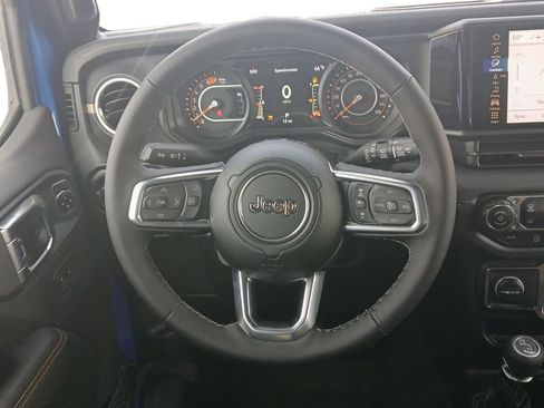 New 2026 Jeep Wrangler Unlimited Sahara AWD/4WD image 21