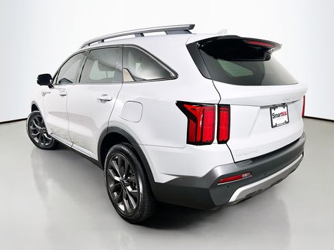 Used 2023 Kia Sorento SX AWD/4WD image 5