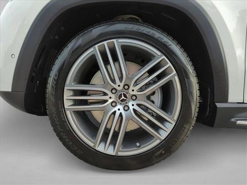 New 2026 Mercedes-Benz GLS 450 4MATIC image 10