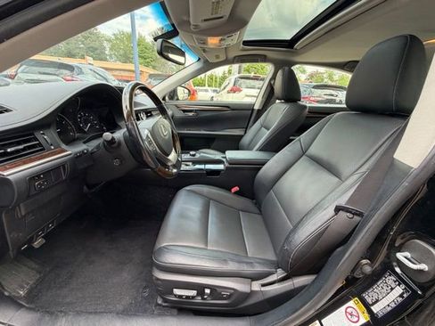 Used 2015 Lexus ES 350 w/ Premium Package FWD image 9