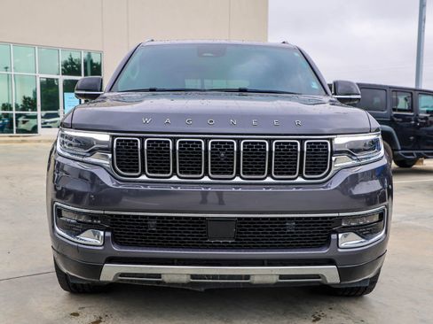 Used 2023 Jeep Wagoneer L Series III w/ Premium Group I AWD/4WD image 3