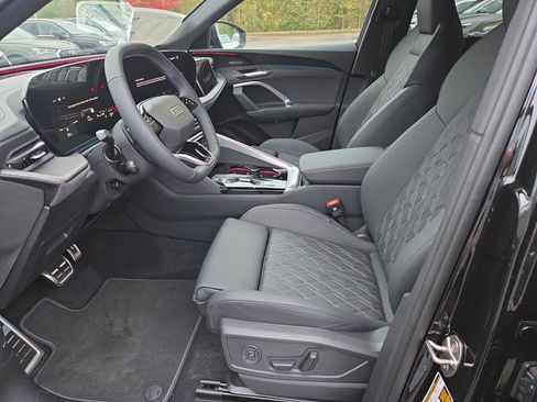 New 2025 Audi SQ5 Prestige image 4
