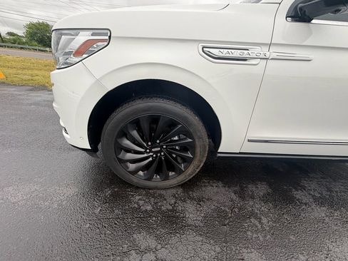 Used 2020 Lincoln Navigator Reserve w/ Equipment Group 208A Reserve AWD/4WD image 10