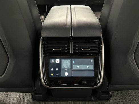 Used 2024 Rivian R1S Adventure AWD/4WD image 30
