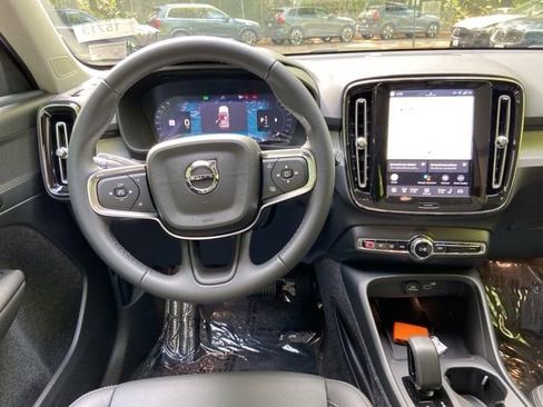 New 2026 Volvo XC40 B5 Core w/ Climate Package AWD/4WD image 13