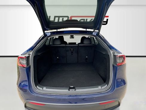 Used 2025 Tesla Model Y Long Range image 27