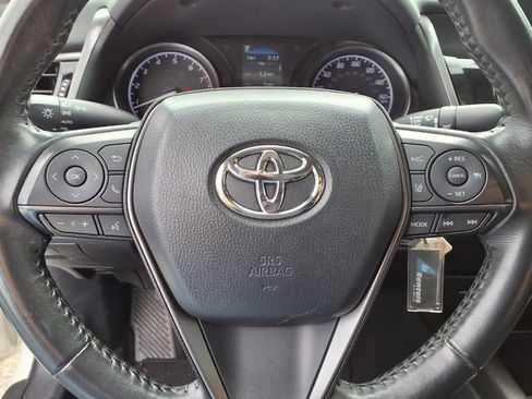 Used 2022 Toyota Camry SE w/ Carpet Mat Package (TMS) FWD image 10