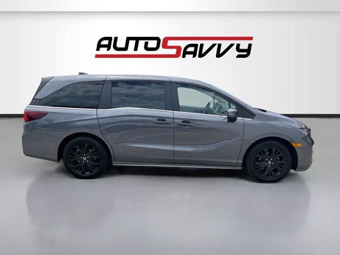 Used 2025 Honda Odyssey Touring image 8
