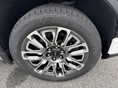 Used 2024 GMC Sierra 1500 Denali Ultimate AWD/4WD image 13