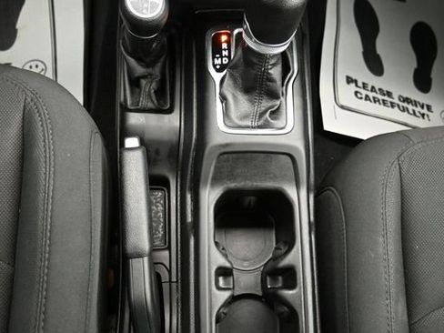 Used 2023 Jeep Gladiator Sport AWD/4WD image 18