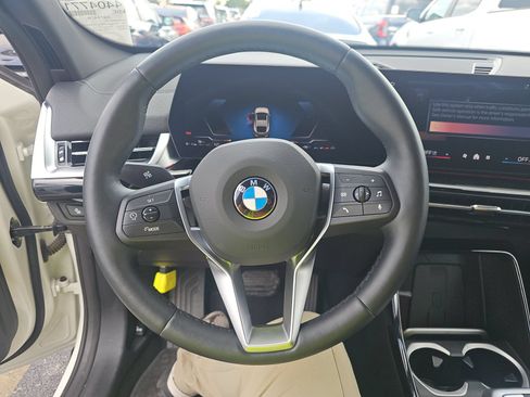 Used 2026 BMW X2 xDrive28i AWD/4WD image 11