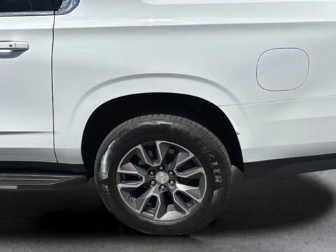 Used 2021 Chevrolet Suburban LT AWD/4WD image 30