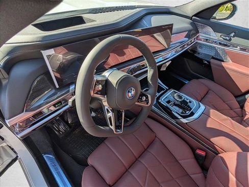 New 2026 BMW i7 xDrive60 AWD/4WD image 3