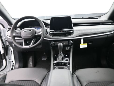 New 2026 Jeep Compass Latitude image 27