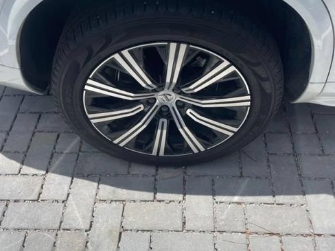 Used 2025 Volvo XC90 B5 Core AWD/4WD image 6
