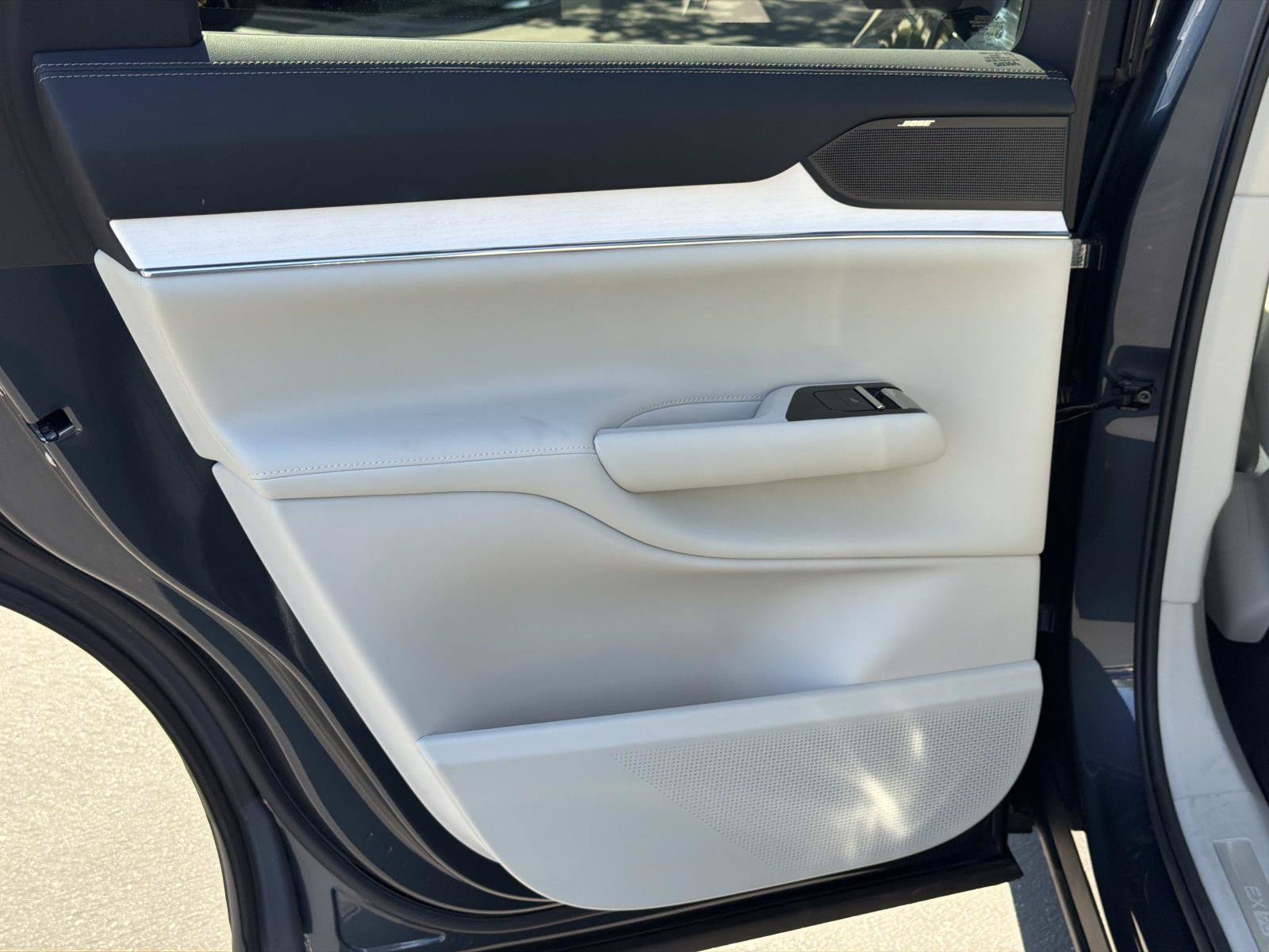 New 2026 Volvo EX90 Plus AWD/4WD image 16