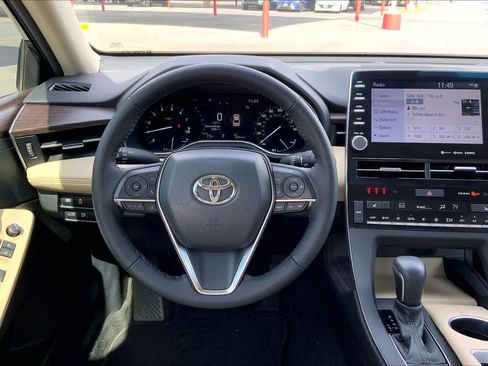 Used 2022 Toyota Avalon XLE image 6