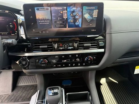 New 2026 Nissan Pathfinder SL image 21