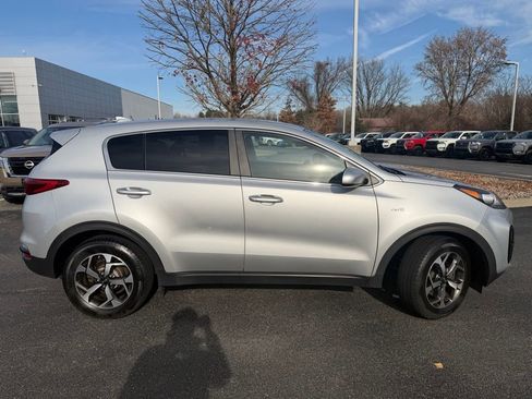 Used 2020 Kia Sportage LX image 12