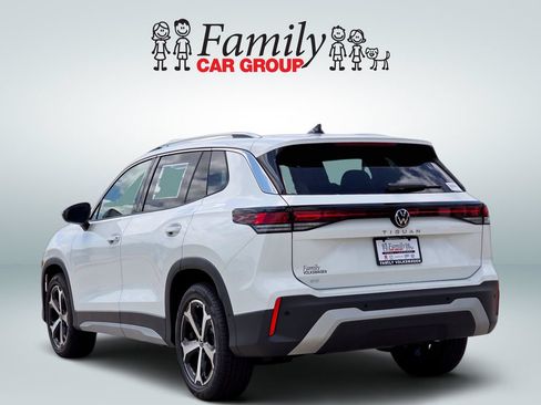 New 2026 Volkswagen Tiguan SE FWD image 3