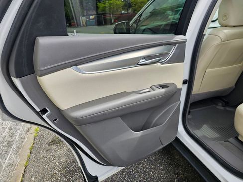 Used 2023 Cadillac XT5 Premium Luxury w/ Technology Package AWD/4WD image 19