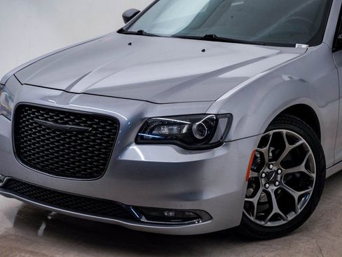 Used 2015 Chrysler 300 S image 4