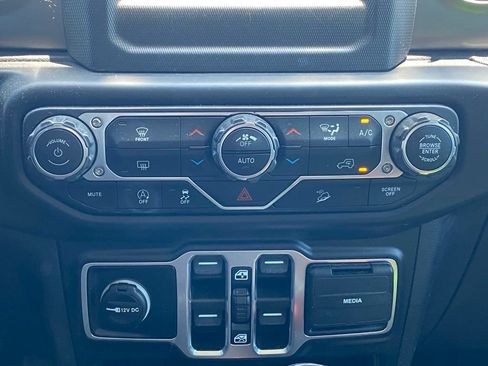 Used 2019 Jeep Wrangler Unlimited Sport S AWD/4WD image 20