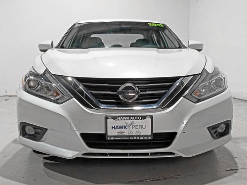 Used 2017 Nissan Altima 2.5 SL w/ Moonroof Package FWD image 2