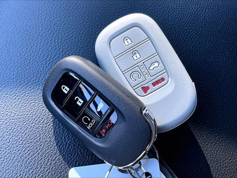 Used 2025 Honda CR-V Sport image 14