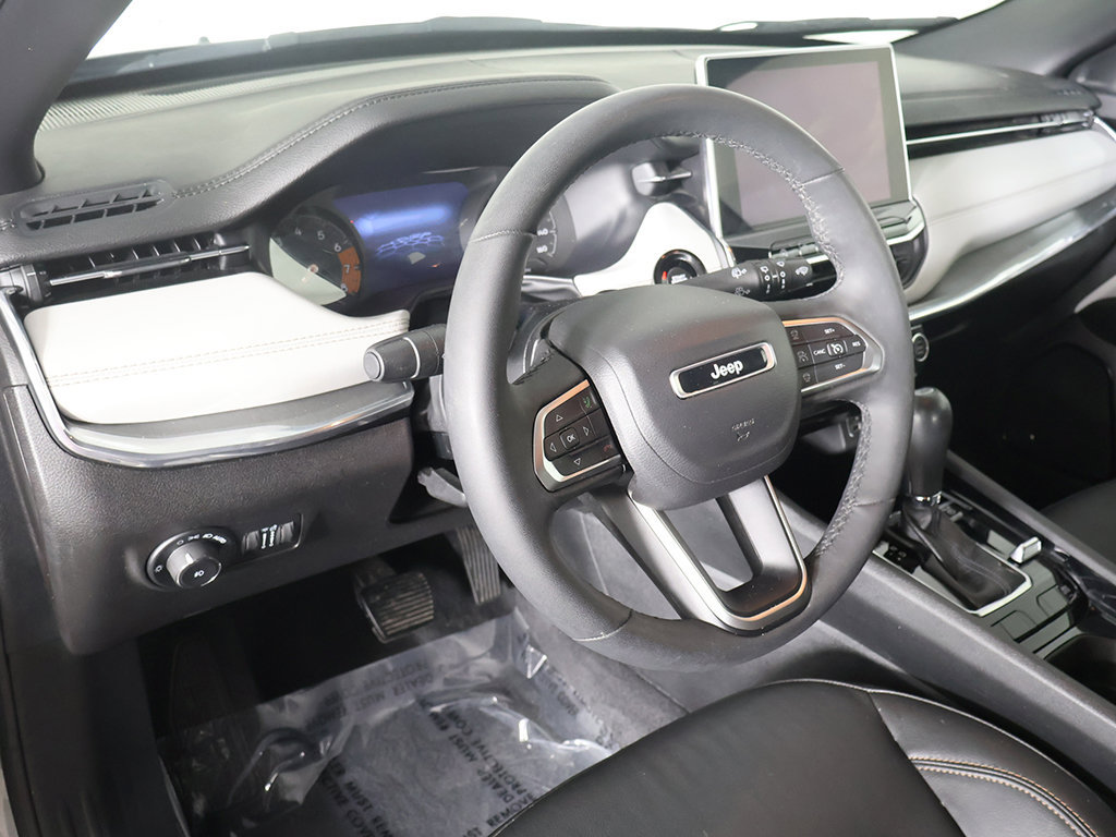 Used 2023 Jeep Compass Limited w/ Sun and Sound Group AWD/4WD image 29