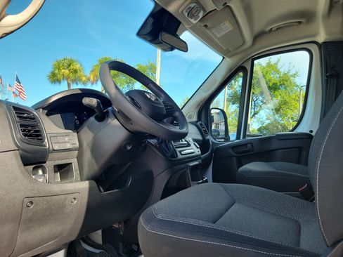Used 2025 RAM ProMaster 2500 w/ U-Haul Equipment Group FWD image 9