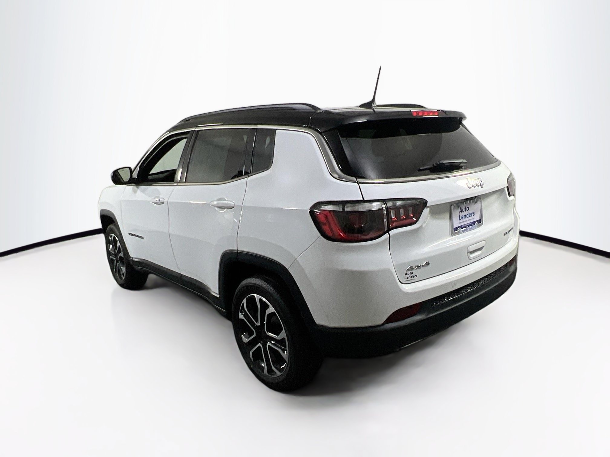 Used 2023 Jeep Compass Limited w/ Sun and Sound Group AWD/4WD image 7