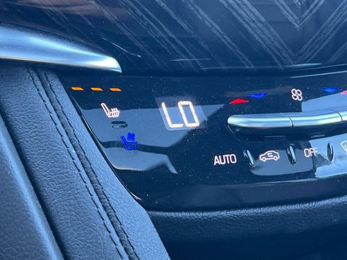 Certified 2025 Cadillac XT6 Premium Luxury image 29