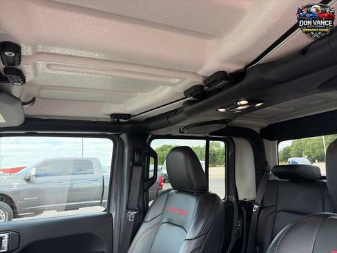 Used 2023 Jeep Gladiator Rubicon w/ Cold Weather Group AWD/4WD image 20