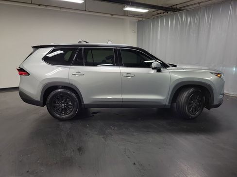 Used 2026 Toyota Grand Highlander XLE image 9