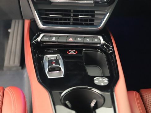 Used 2024 Audi e-tron GT Prestige image 21