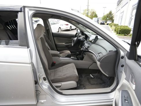 Used 2010 Honda Accord LX-P image 30