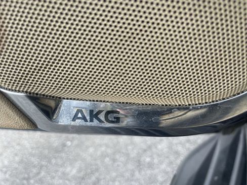 Used 2022 Cadillac Escalade Premium Luxury image 27