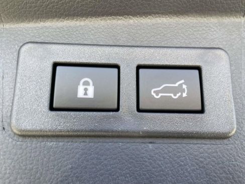 Certified 2025 Subaru Outback Limited image 11