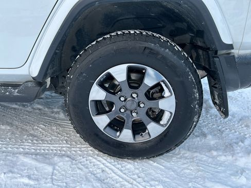 Used 2018 Jeep Wrangler Unlimited Sahara image 32