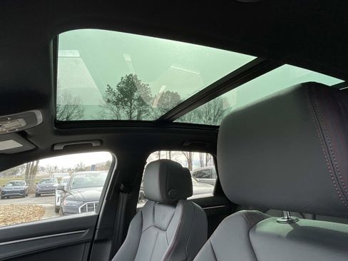 Certified 2025 Audi Q3 2.0T Premium Plus w/ Premium Plus Package image 20